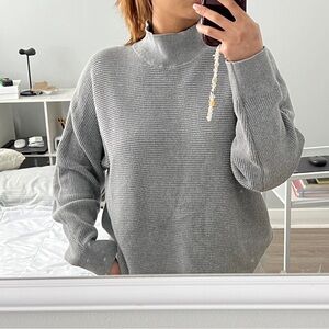 Banana Republic Grey Ribbed Turtleneck Longsleeves Size L